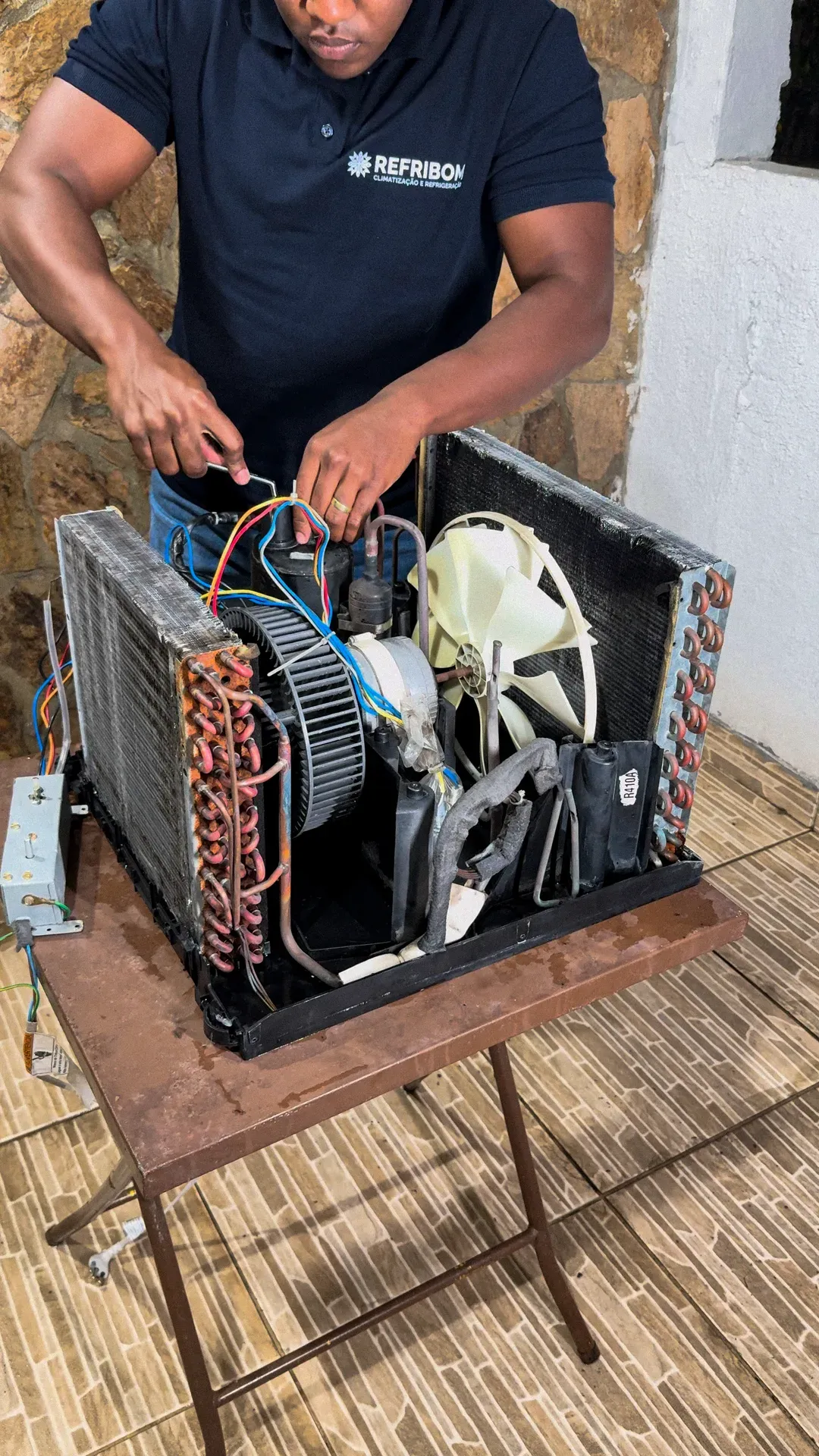 Limpeza e manutenção de ar-condicionado de janela